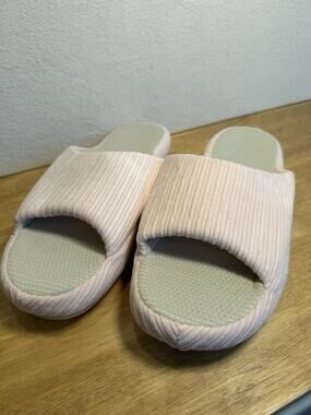 Women’s Pink Memory Foam House Slippers Open Toe Slides US 9-10 EU 40-41